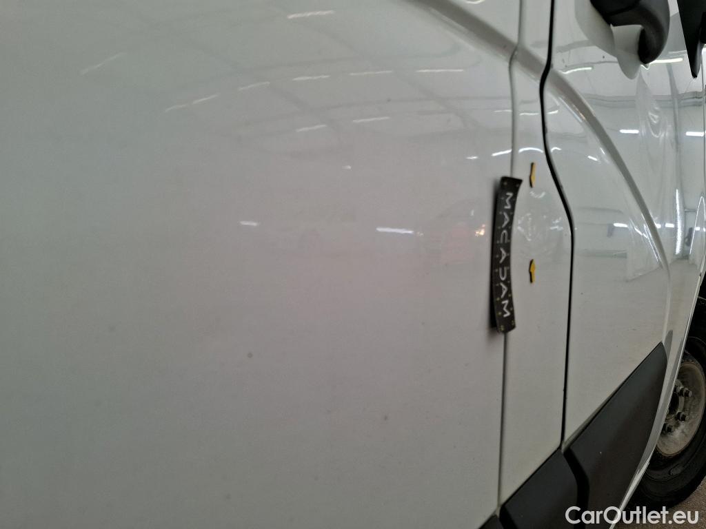  Renault  Master RENAULT  VU 4p Fourgon CA GC F3500 L2H2 dCi 125 #48