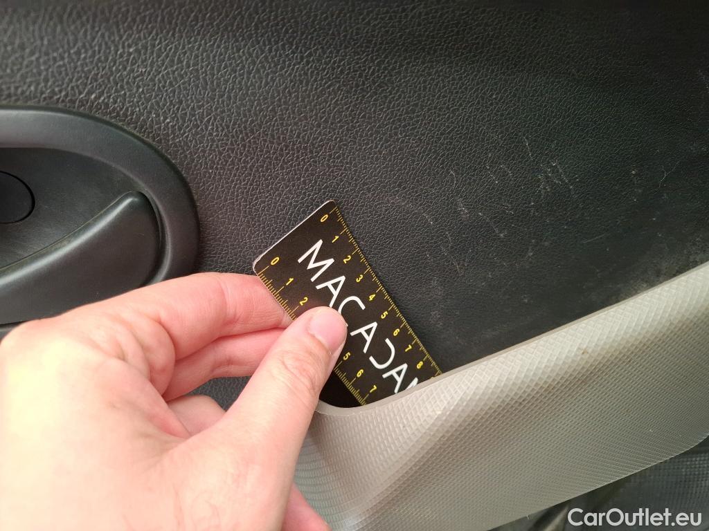  Renault  Master RENAULT  VU 4p Fourgon CA GC F3500 L2H2 dCi 125 #41