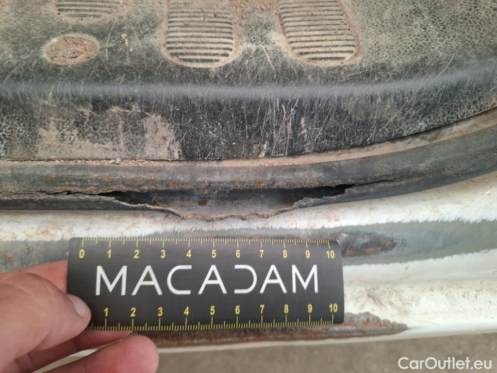  Renault  Master RENAULT  VU 4p Fourgon Gd Conf F3500 L2H2 dCi 125 #125