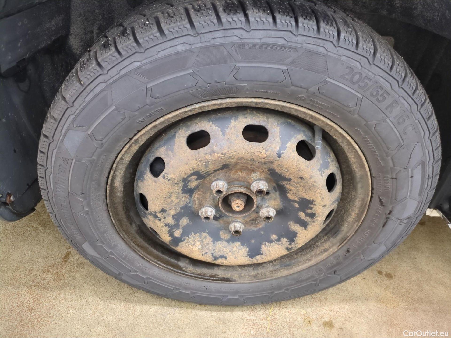  Renault  Trafic  III Fourgon Grand Confort L2H1 1200 1.6 dCi 125CV BVM6 E6 #20