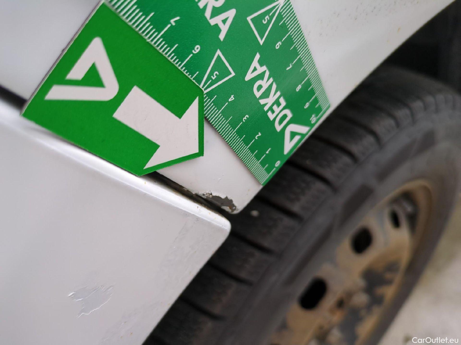  Renault  Trafic  III Fourgon Grand Confort L2H1 1200 1.6 dCi 125CV BVM6 E6 #86