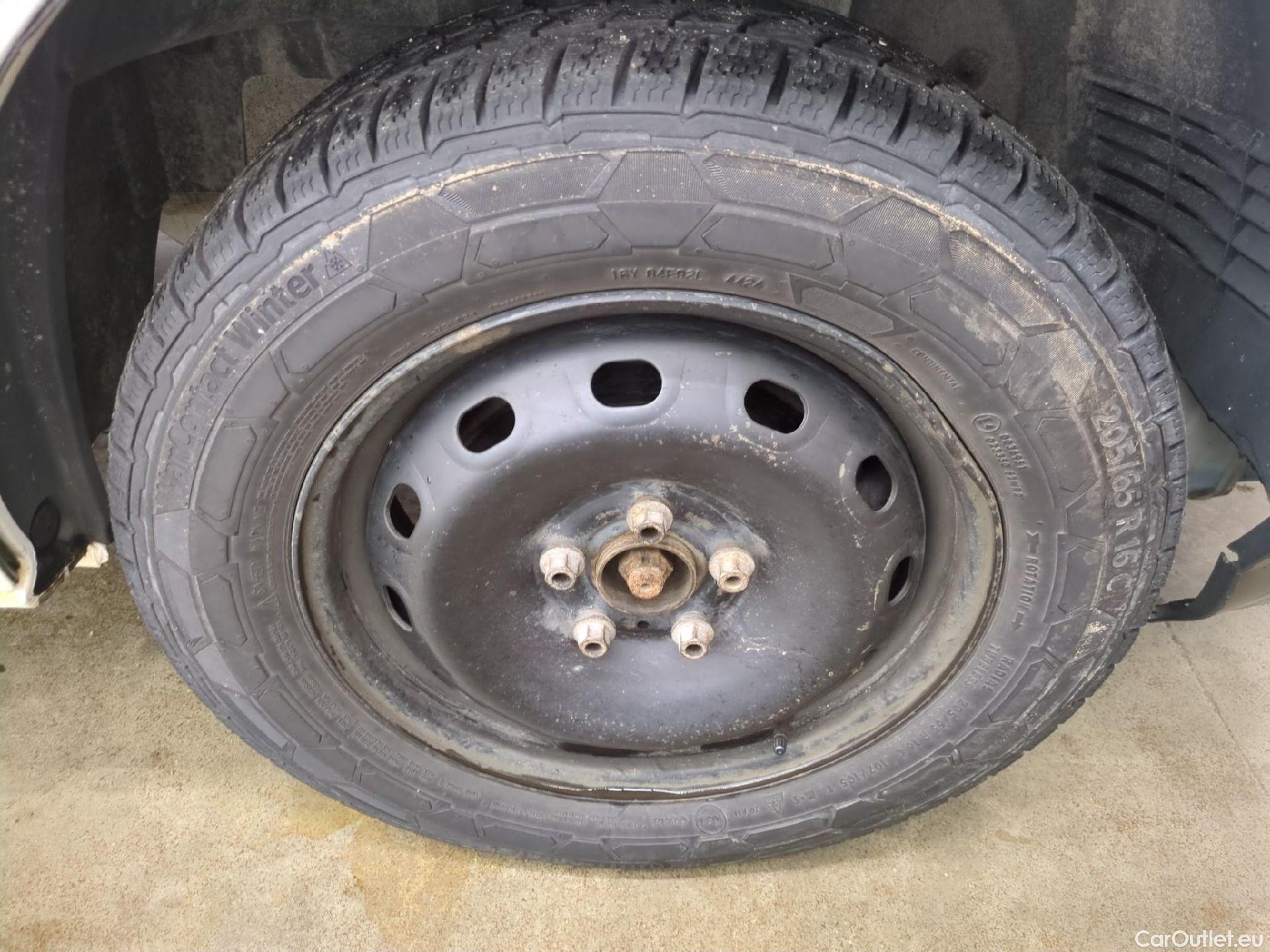  Renault  Trafic  III Fourgon Grand Confort L2H1 1200 1.6 dCi 125CV BVM6 E6 #18