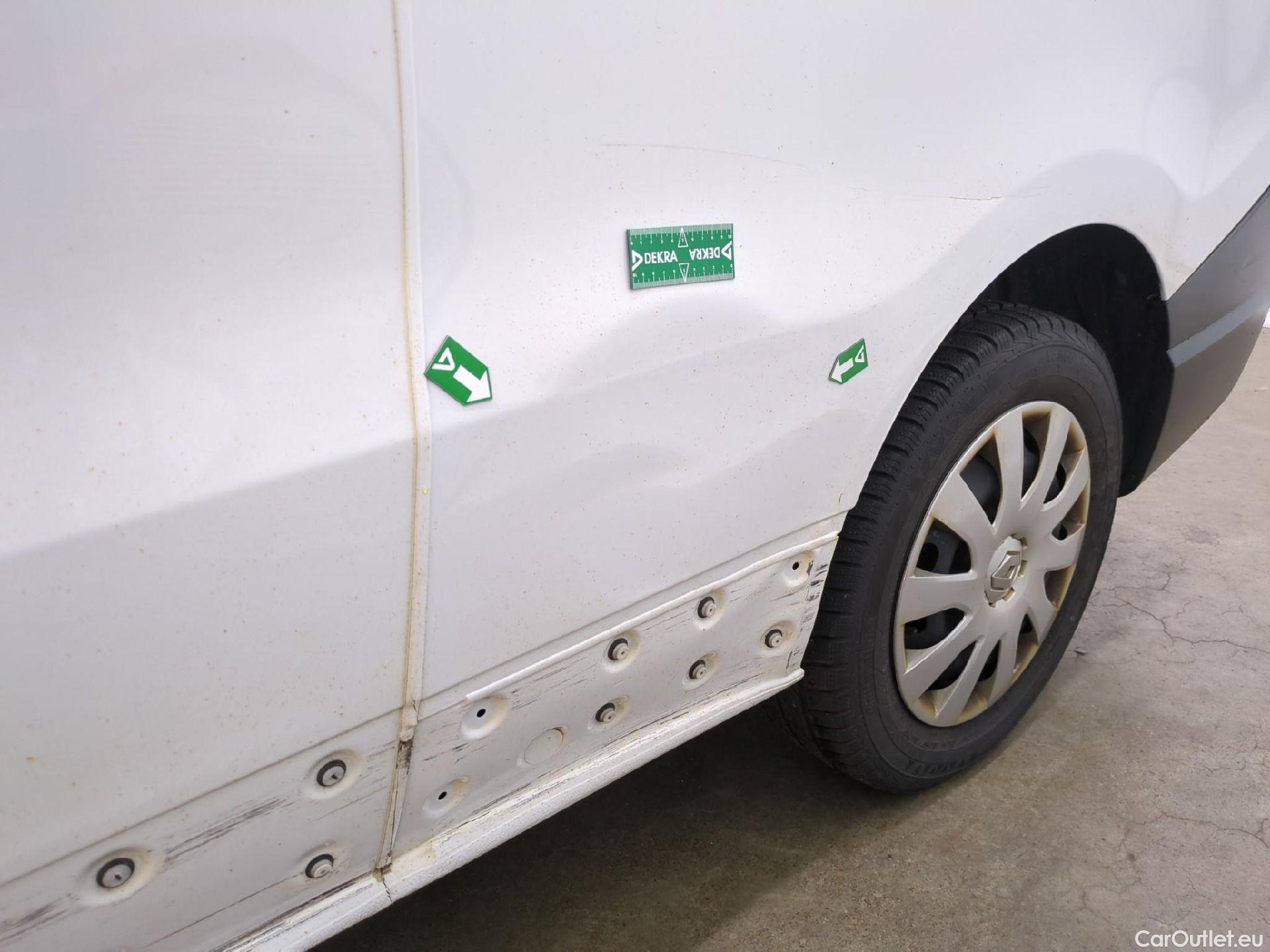  Renault  Trafic  III Fourgon Grand Confort L2H1 1200 1.6 dCi 125CV BVM6 E6 #104