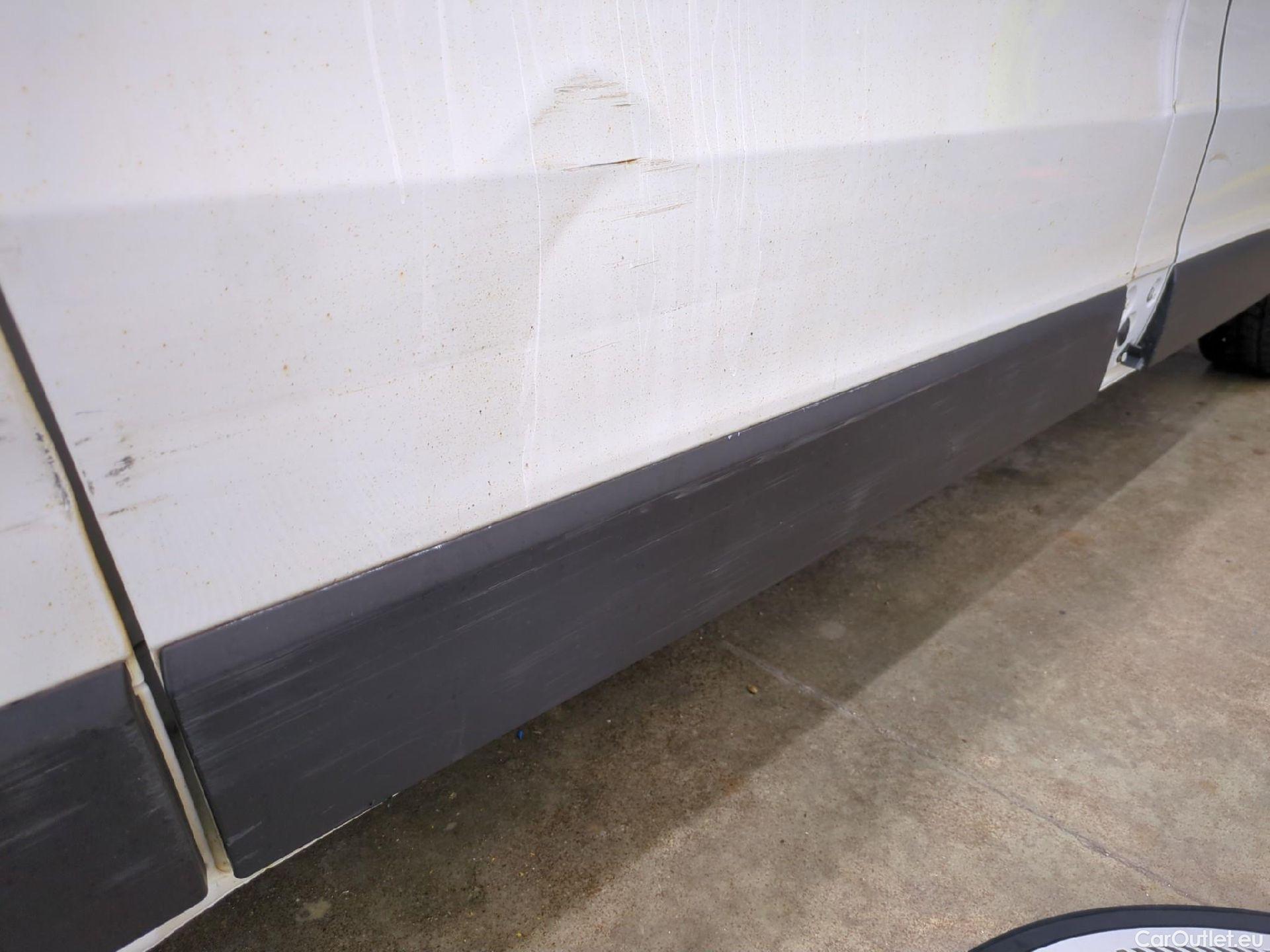  Renault  Trafic  III Fourgon Grand Confort L2H1 1200 1.6 dCi 125CV BVM6 E6 #47