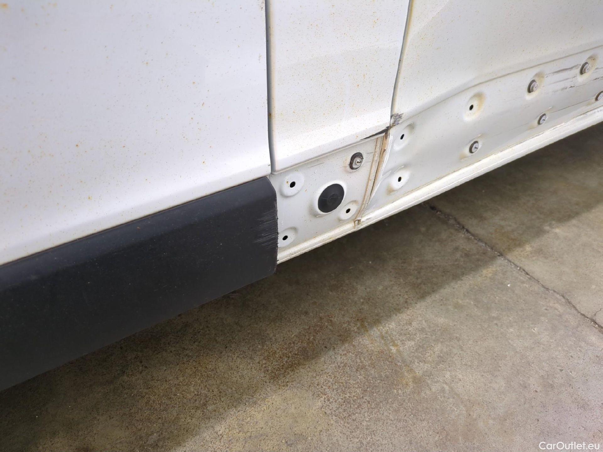  Renault  Trafic  III Fourgon Grand Confort L2H1 1200 1.6 dCi 125CV BVM6 E6 #93