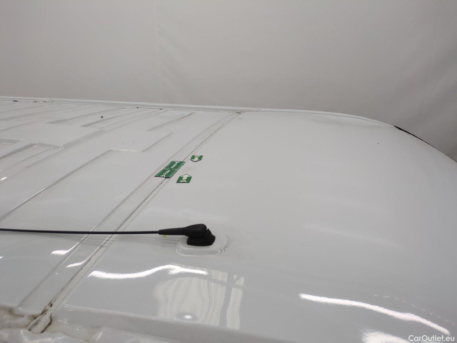  Renault  Trafic  III Fourgon Grand Confort L2H1 1200 1.6 dCi 125CV BVM6 E6 #142