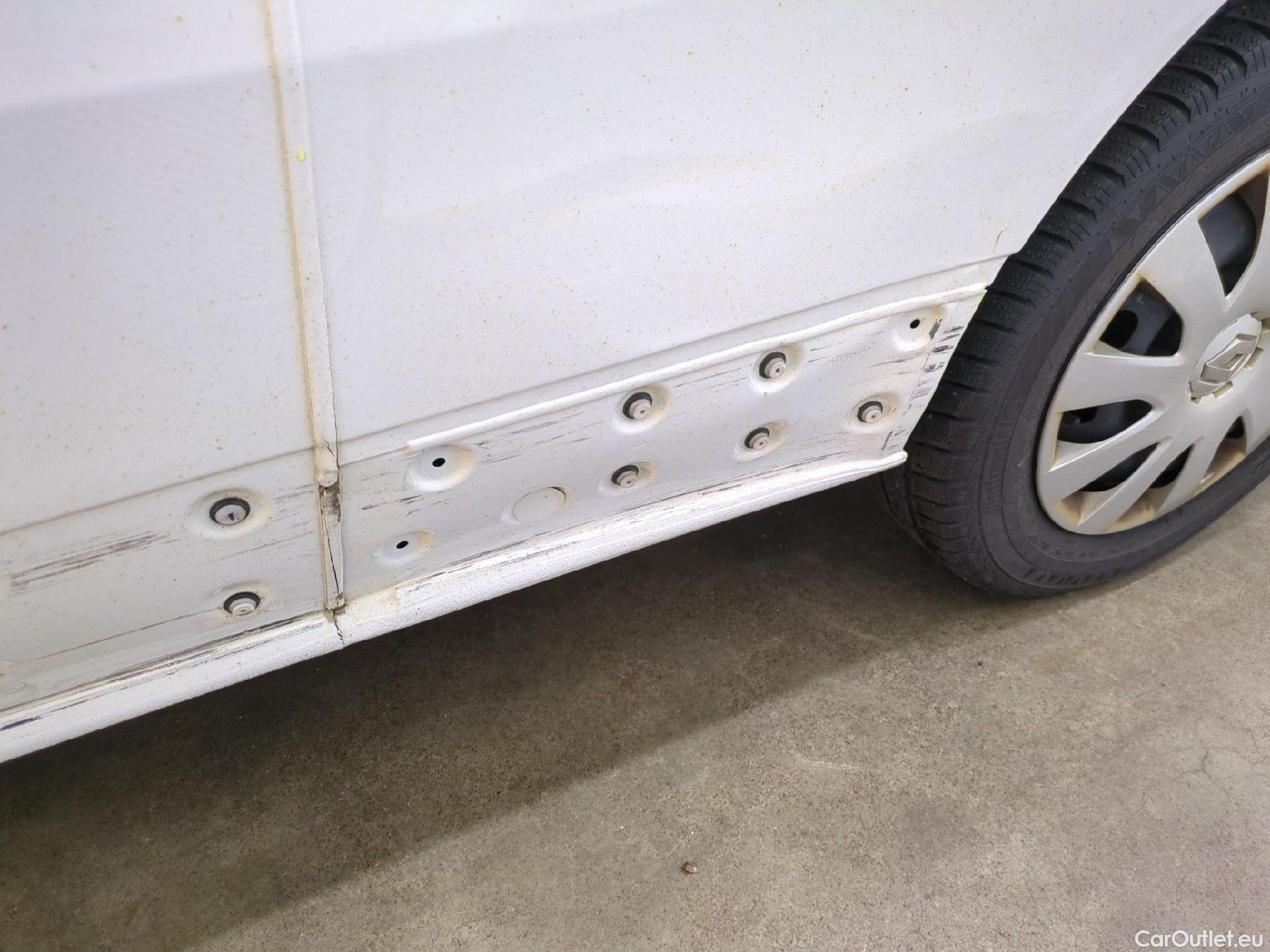  Renault  Trafic  III Fourgon Grand Confort L2H1 1200 1.6 dCi 125CV BVM6 E6 #106