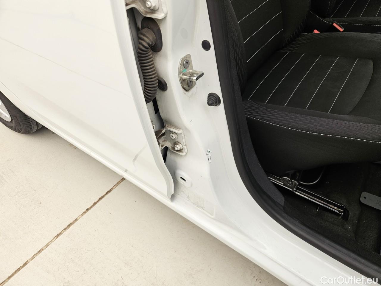  Dacia  Logan 1.5 Blue dCi 95CP Laureate #32