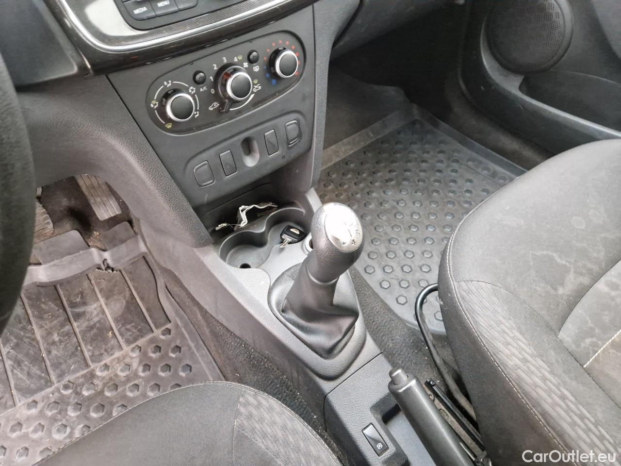  Dacia  Logan 1.5 Blue dCi 95CP Laureate #48