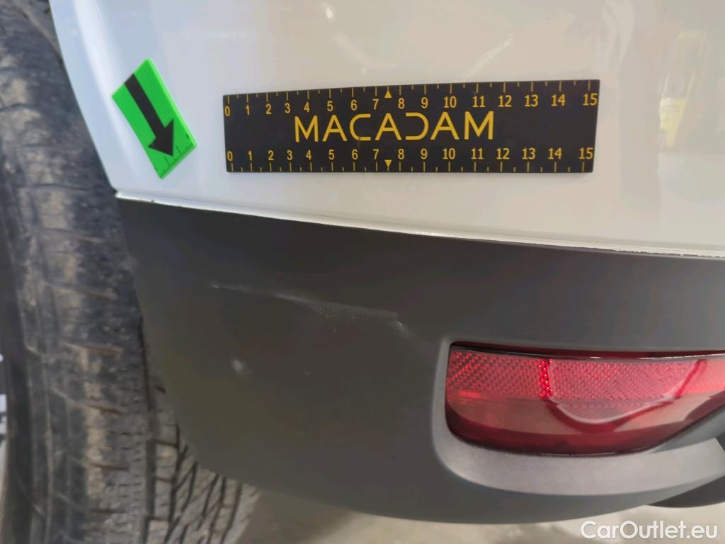  Dacia  Duster 1.5 Blue dCi 115CP Comfort 4WD #46