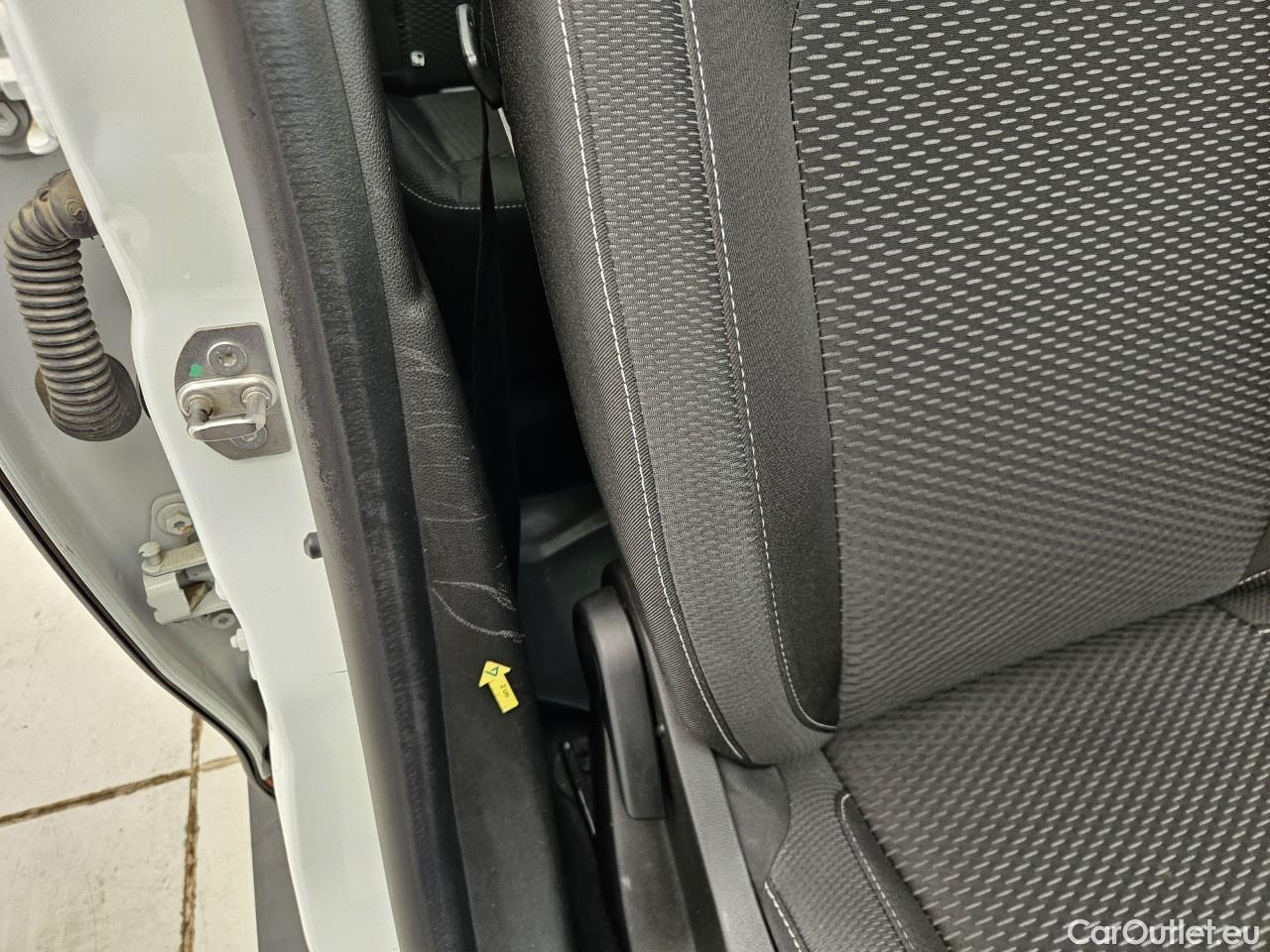  Dacia  Duster 1.5 Blue dCi 115CP Comfort 4WD #55