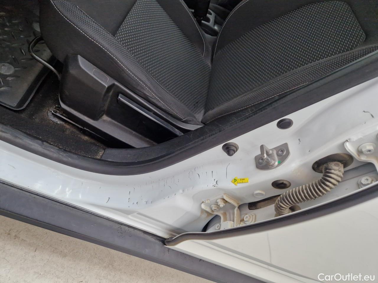  Dacia  Duster 1.5 Blue dCi 115CP Comfort 4WD #4