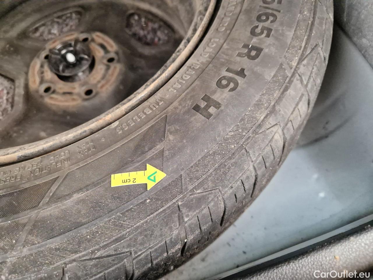  Dacia  Duster 1.5 Blue dCi 115CP Comfort 4WD #48