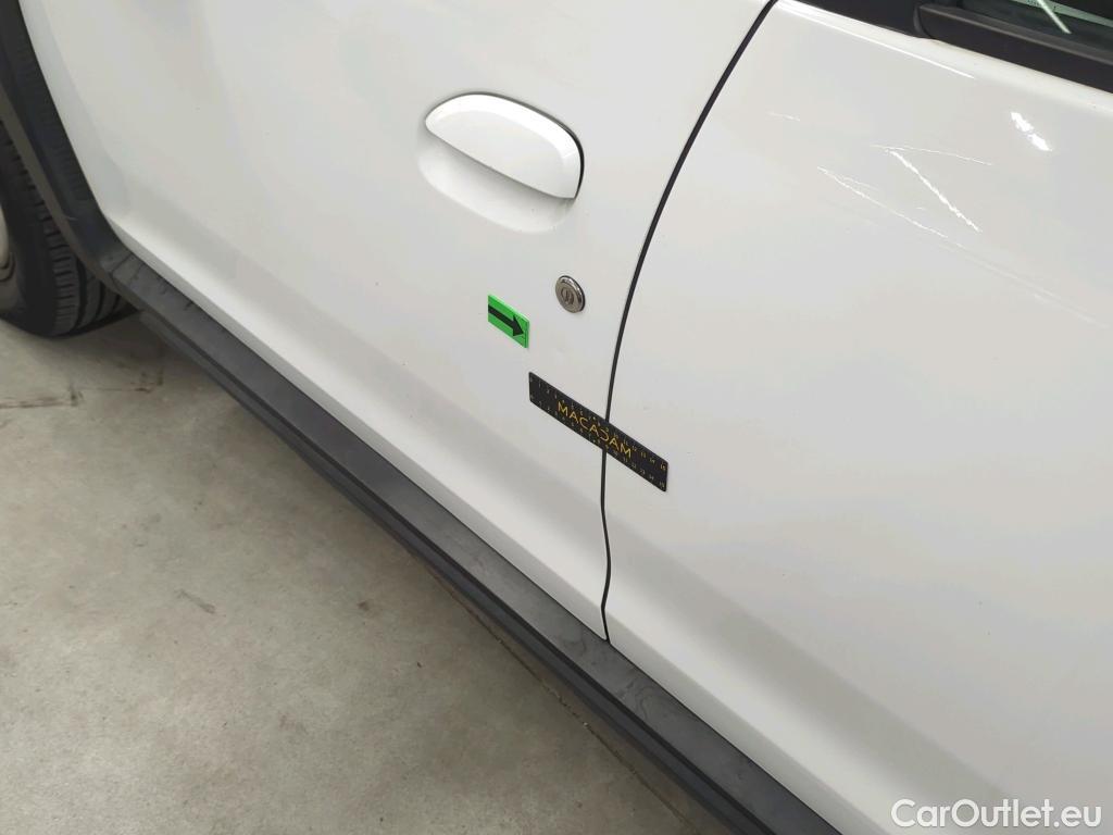  Dacia  Duster 1.5 Blue dCi 115CP Comfort 4WD #7