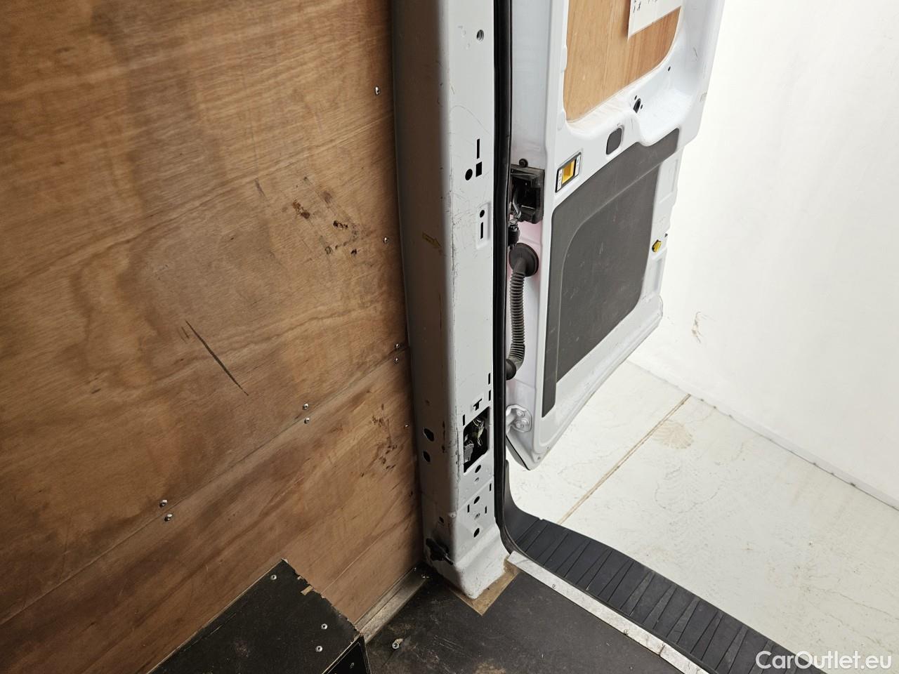  Ford  Transit 2.0L EcoBlue 130PS 350 L3H2 Trend #49