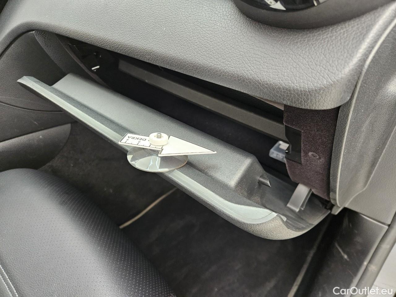  Mercedes  C-Klasse C 220 d 4MATIC #51