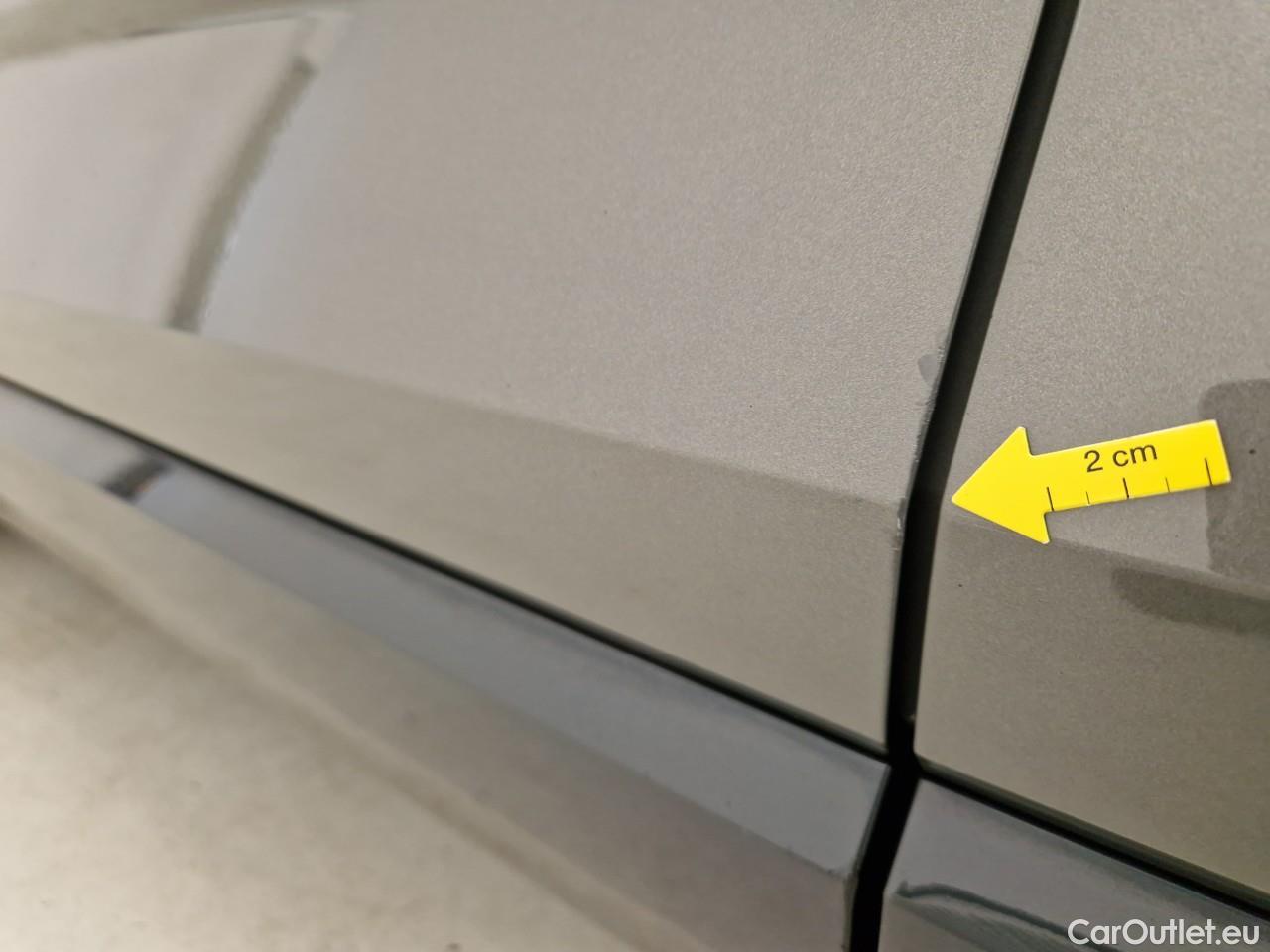  Audi  Q3  Sportback 35 TDI quattro W3 #2