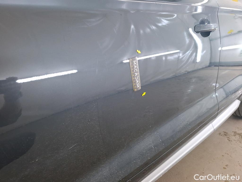  Audi  Q5 AUDI  / 2016 / 5P / SUV 40 TDI 190 QTT S TRONIC 7 DESIGN LUXE #4