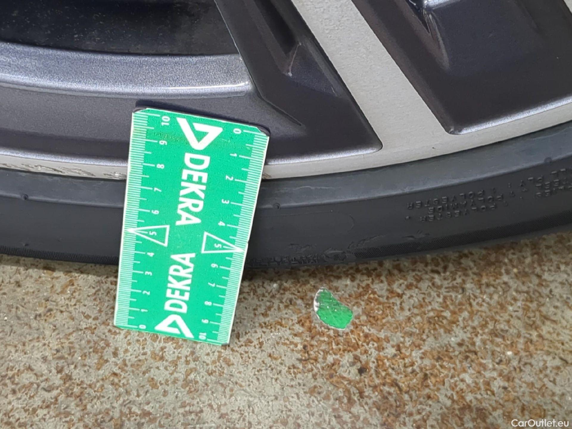  Bmw  Serie 1 Série 1 Berline 116 d Business Design 1.5 115CV BVA7 E6d #4