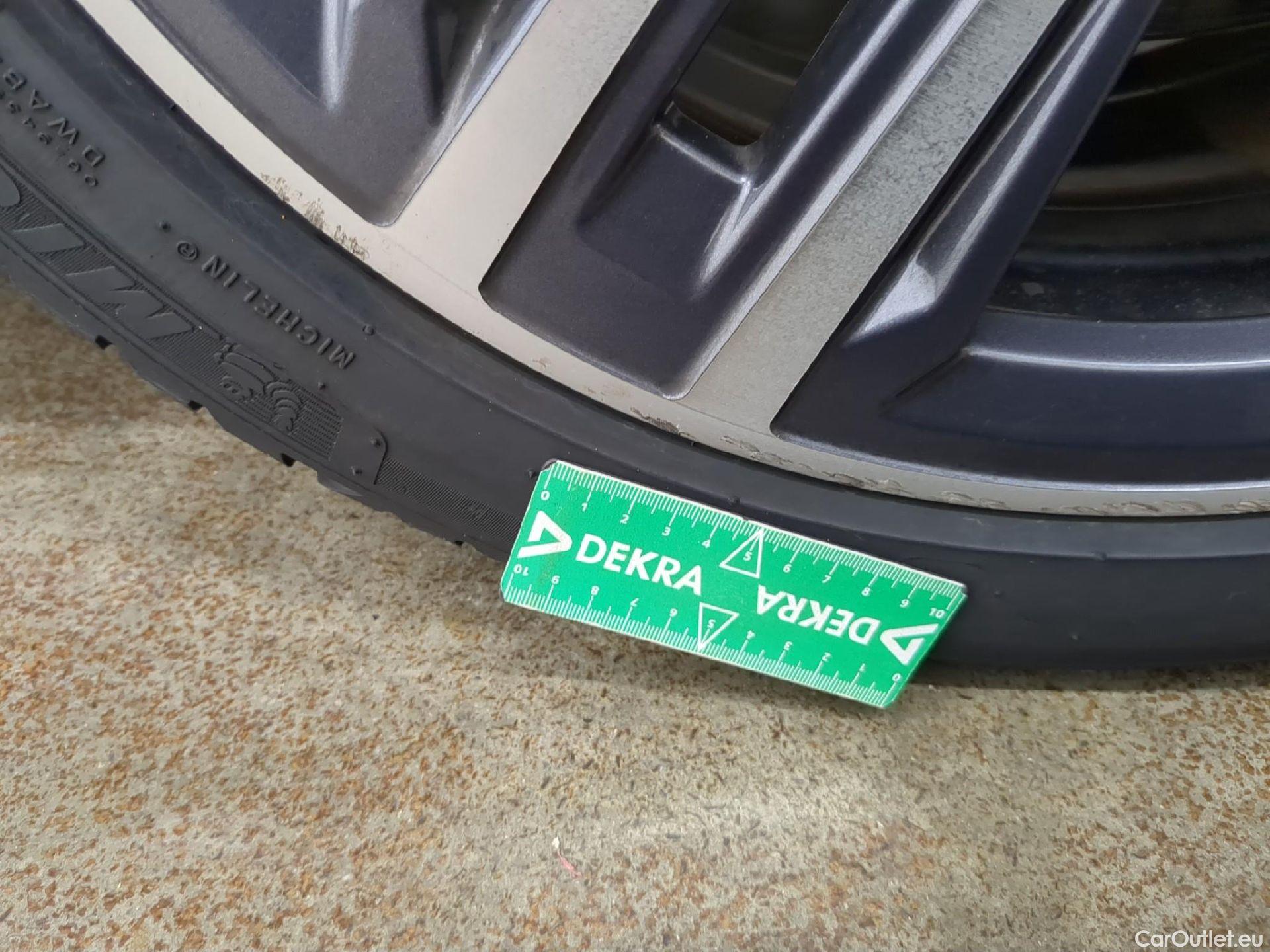  Bmw  Serie 1 Série 1 Berline 116 d Business Design 1.5 115CV BVA7 E6d #1