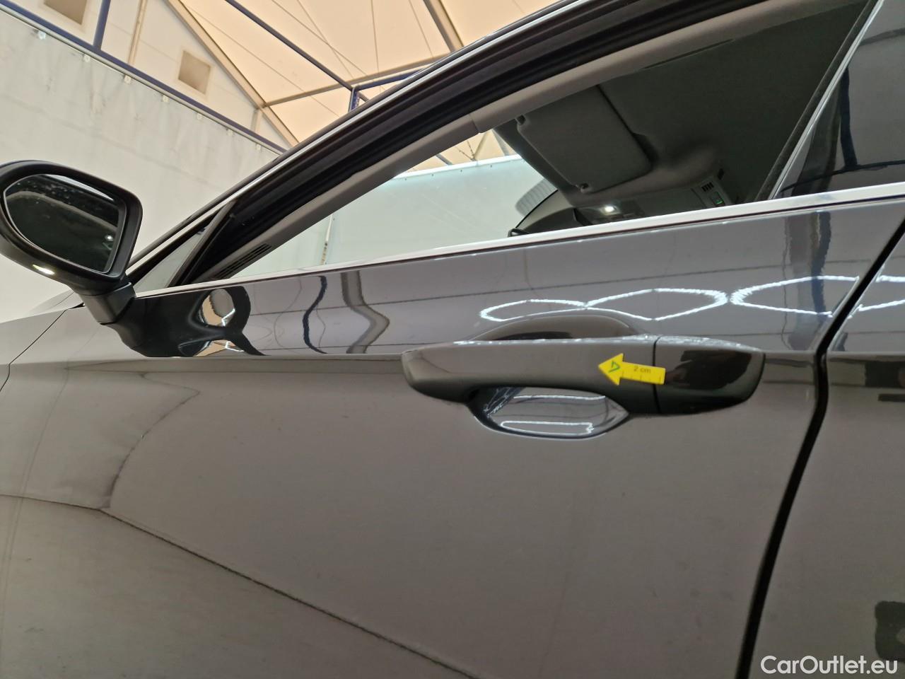  Volkswagen  Passat Comfortline1.5 TSI ACT DSG 150 CP #3