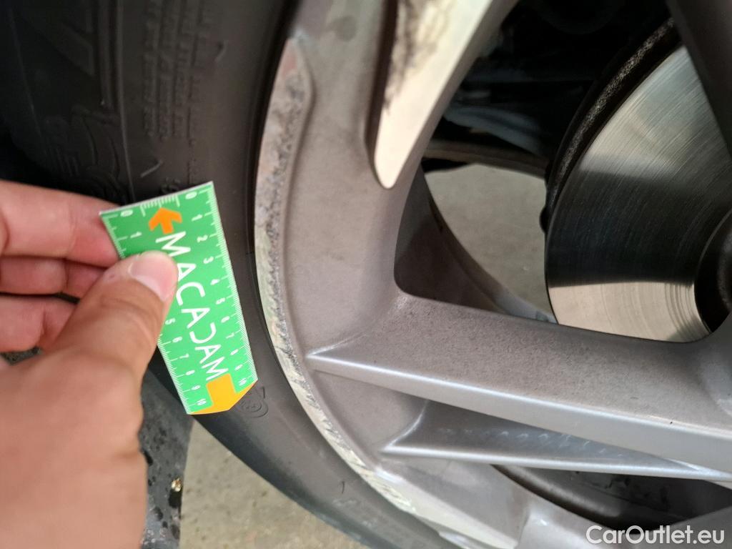  DS  DS7 DS DS 7 Crossback / 2017 / 5P / SUV BlueHDi 130 Auto Executive #18