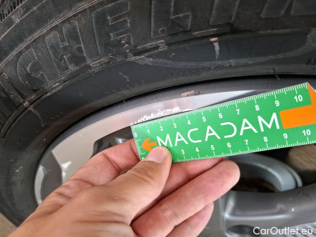  DS  DS7 DS DS 7 Crossback / 2017 / 5P / SUV BlueHDi 130 Auto Executive #28