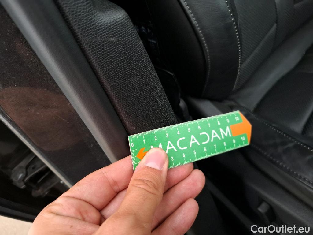  DS  DS7 DS DS 7 Crossback / 2017 / 5P / SUV BlueHDi 130 Auto Executive #24