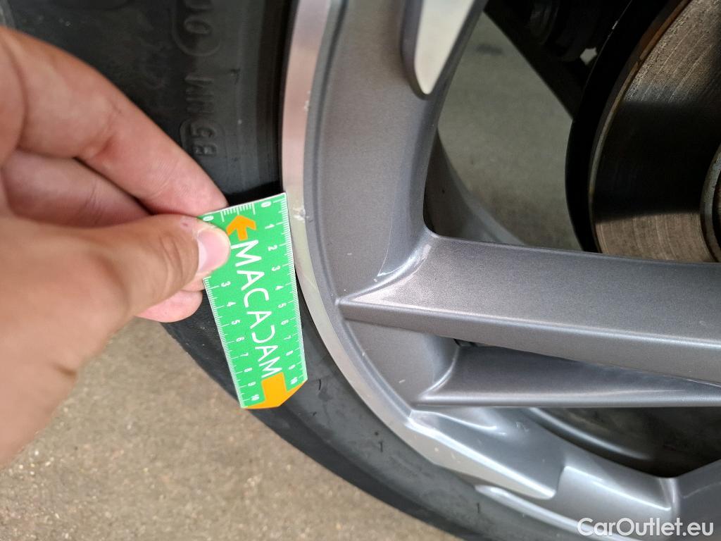  DS  DS7 DS DS 7 Crossback / 2017 / 5P / SUV BlueHDi 130 Auto Executive #30