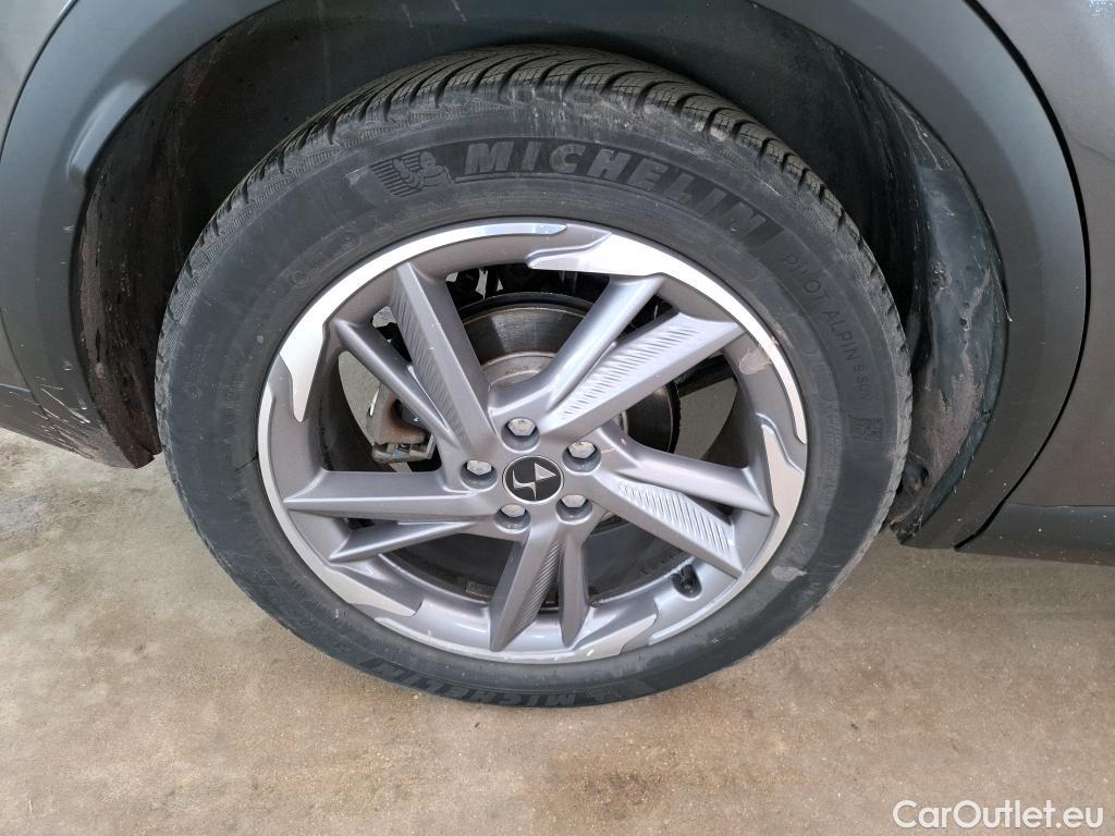  DS  DS7 DS DS 7 Crossback / 2017 / 5P / SUV BlueHDi 130 Auto Executive #32