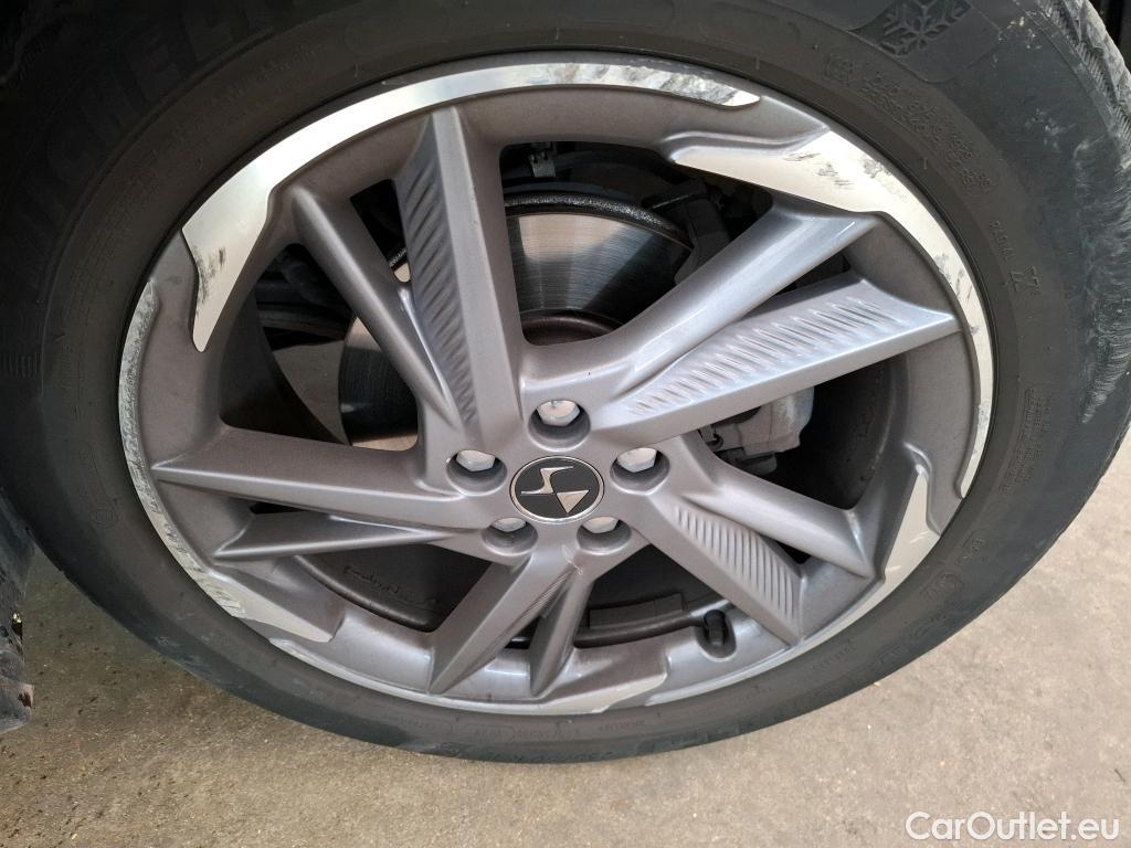  DS  DS7 DS DS 7 Crossback / 2017 / 5P / SUV BlueHDi 130 Auto Executive #13