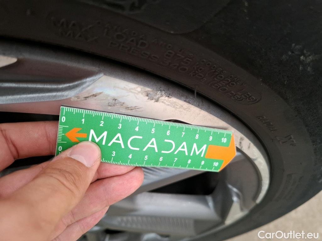  DS  DS7 DS DS 7 Crossback / 2017 / 5P / SUV BlueHDi 130 Auto Executive #15