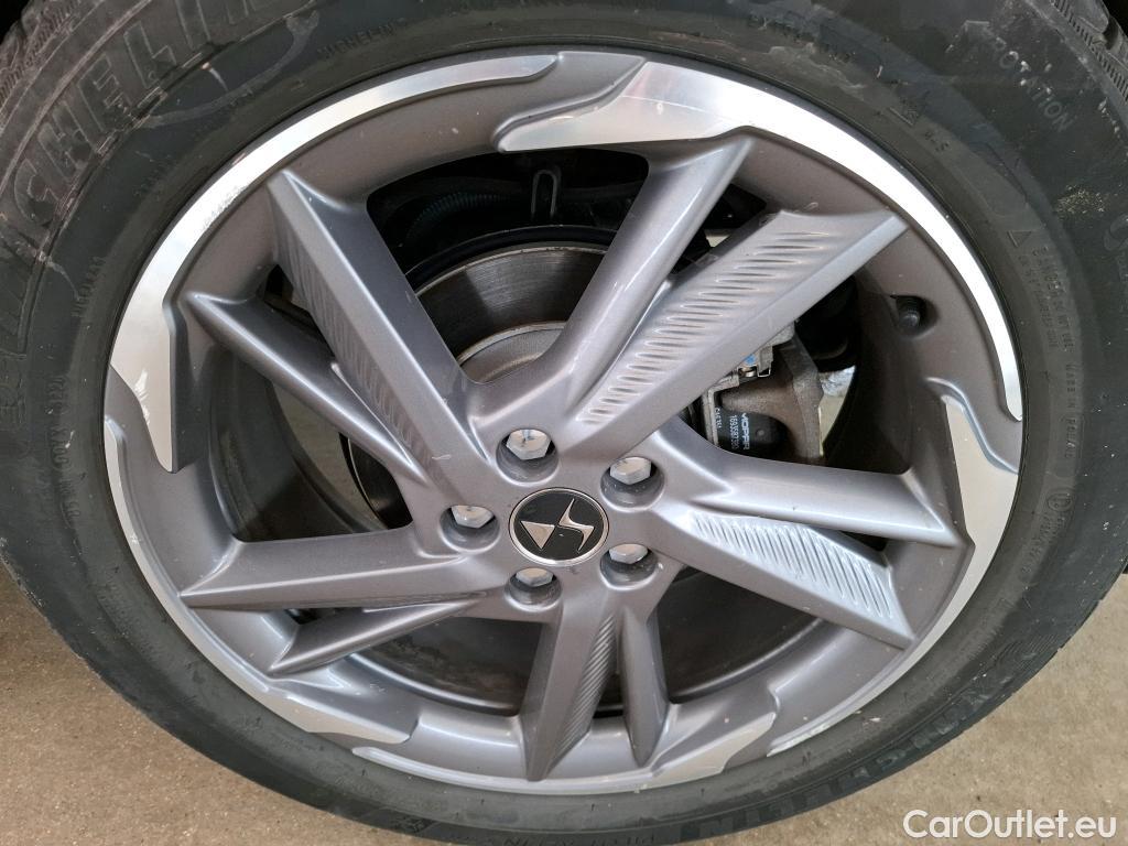  DS  DS7 DS DS 7 Crossback / 2017 / 5P / SUV BlueHDi 130 Auto Executive #27