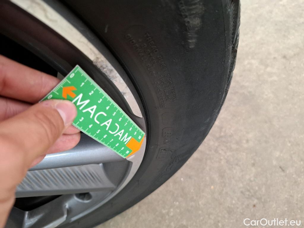  DS  DS7 DS DS 7 Crossback / 2017 / 5P / SUV BlueHDi 130 Auto Executive #17