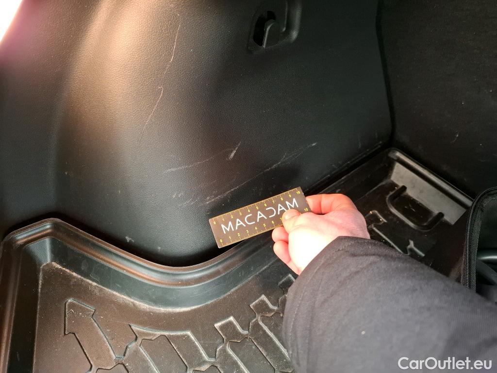  Hyundai  Konna HYUNDAI Kona / 2017 / 5P / SUV ELECTRIQUE 39 kWh 136 ch Creative #3