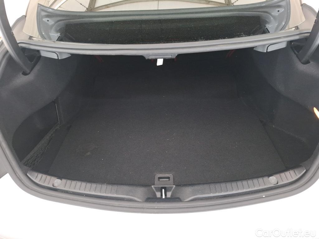  Mercedes  C-Klasse MERCEDES-BENZ Classe C Coupe / 2018 / 2P / Coupé C 200 AMG Line #58