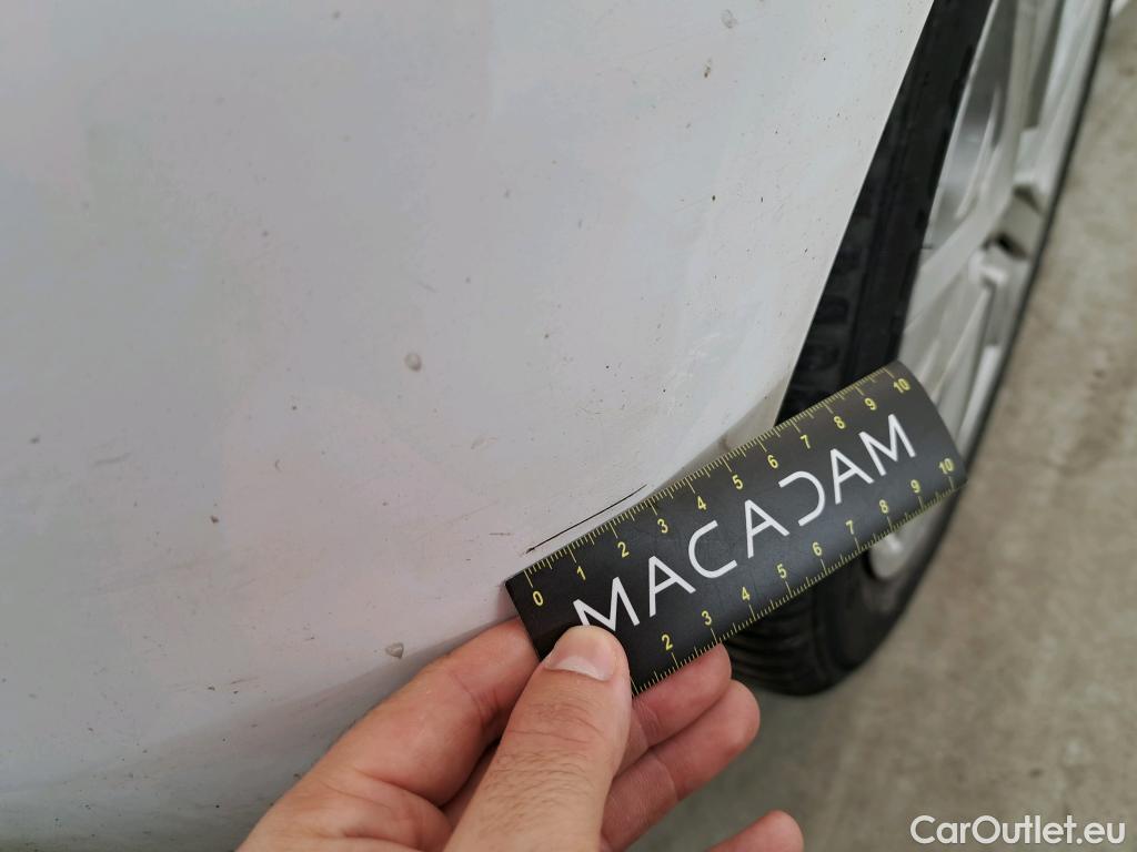  Peugeot  208  Signature 1.2 PureTech 80CV BVM5 E6dT #29