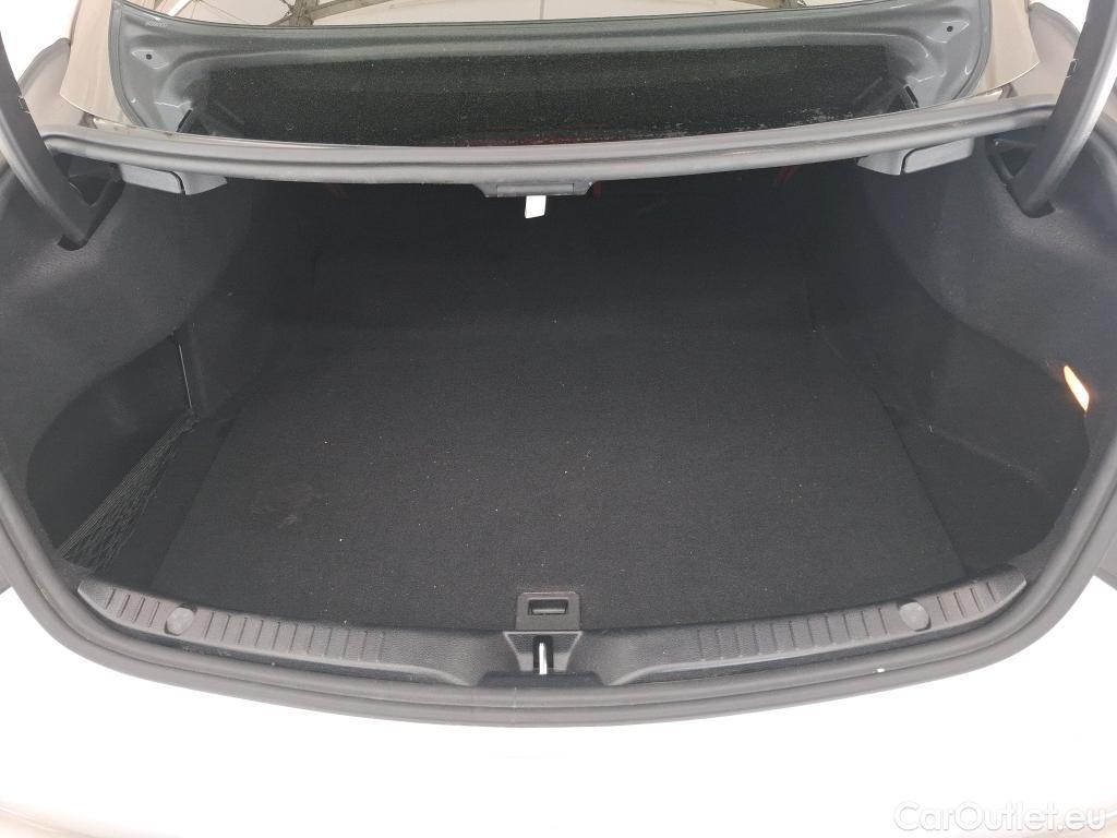  Mercedes  C-Klasse MERCEDES-BENZ Classe C Coupe / 2018 / 2P / Coupé C 200 AMG Line #43