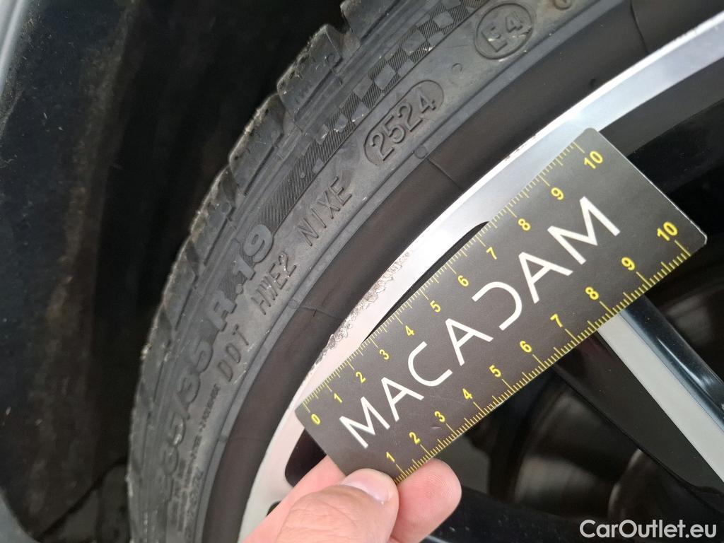  Mercedes  C-Klasse MERCEDES-BENZ Classe C Coupe / 2018 / 2P / Coupé C 200 AMG Line #33