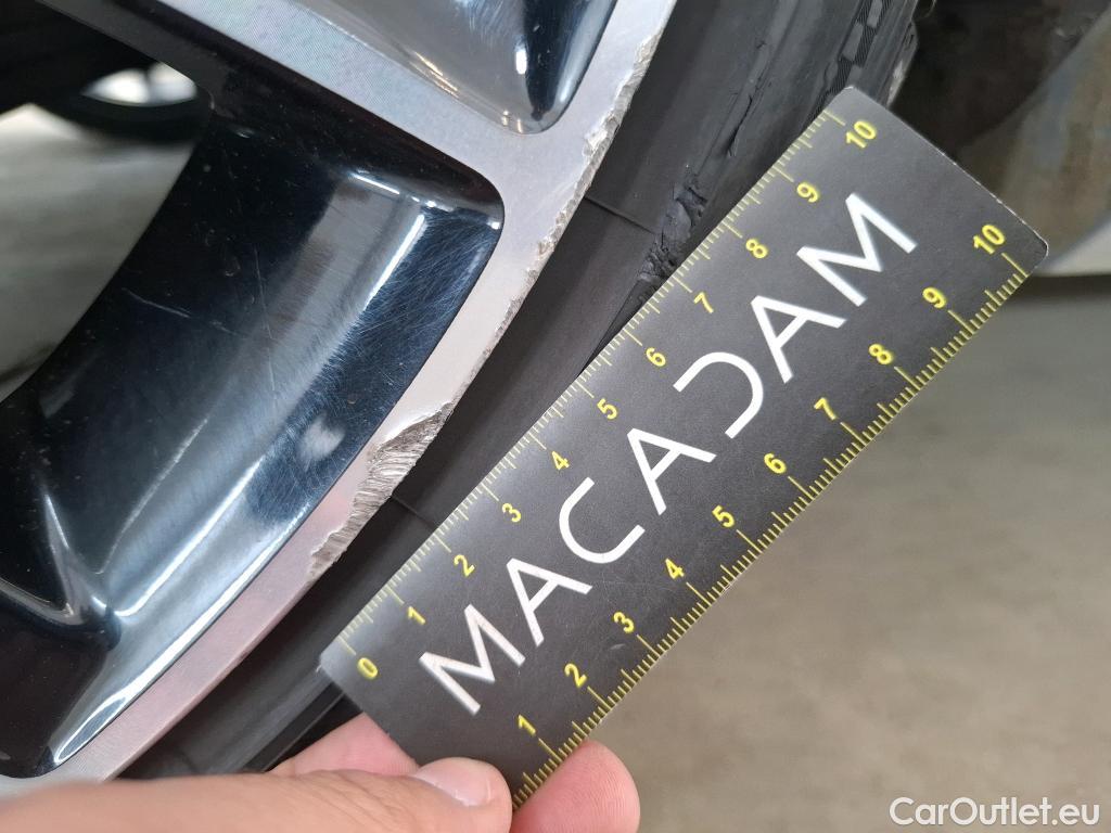  Mercedes  C-Klasse MERCEDES-BENZ Classe C Coupe / 2018 / 2P / Coupé C 200 AMG Line #41