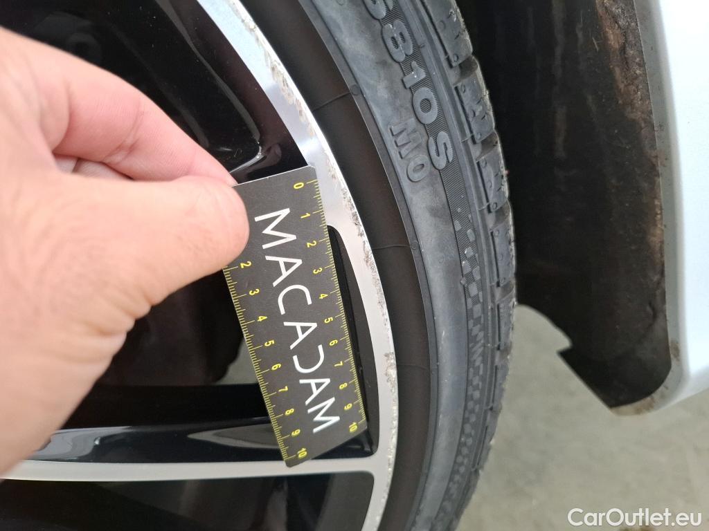  Mercedes  C-Klasse MERCEDES-BENZ Classe C Coupe / 2018 / 2P / Coupé C 200 AMG Line #26