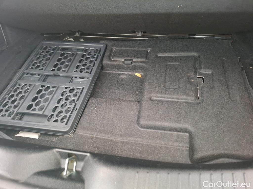  Mercedes  C-Klasse MERCEDES-BENZ Classe C Coupe / 2018 / 2P / Coupé C 200 AMG Line #59