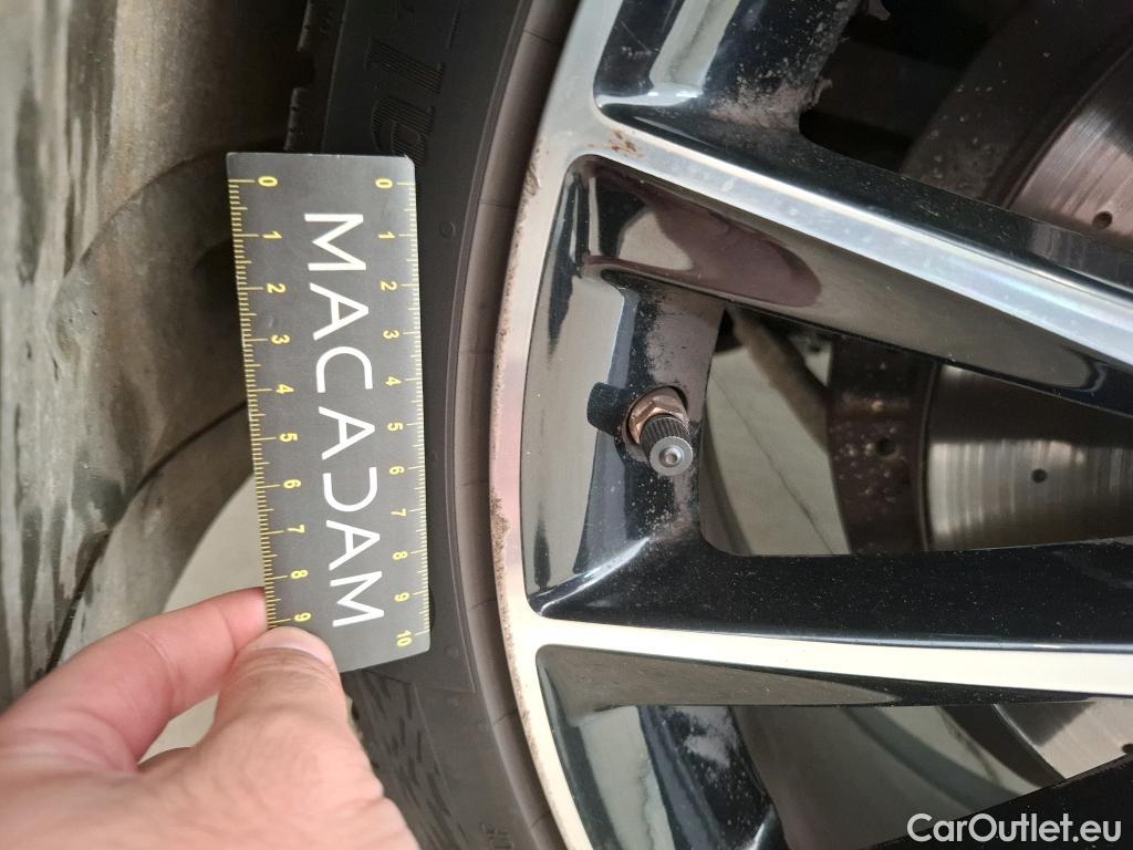  Mercedes  C-Klasse MERCEDES-BENZ Classe C Coupe / 2018 / 2P / Coupé C 200 AMG Line #20