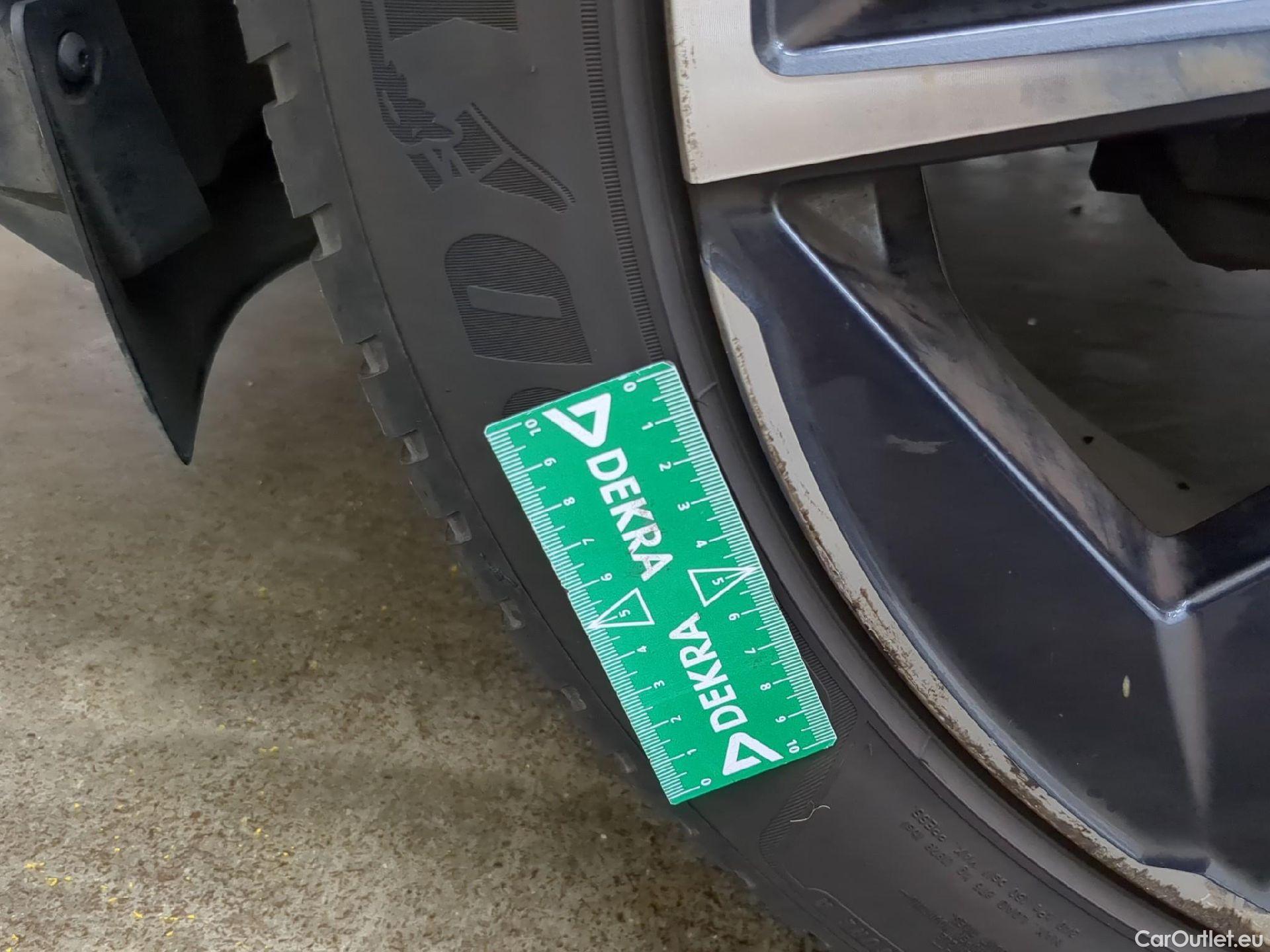  Nissan  Qashqai NISSAN  / 2021 / 5P / Crossover 1.3 MHEV 158ch Xtronic N-Style(SP) #9