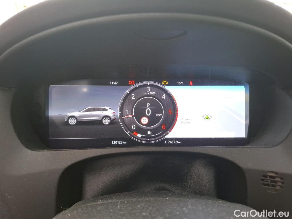  Jaguar  F-PACE  / 2015 / 5P / SUV  Prestige 2L D 180ch BVA 4x4 / TOIT PANO FISSURE #16