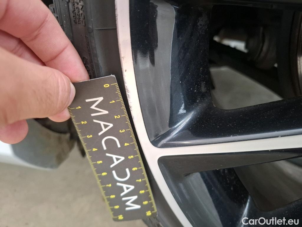  Mercedes  C-Klasse MERCEDES-BENZ Classe C Coupe / 2018 / 2P / Coupé C 200 AMG Line #32