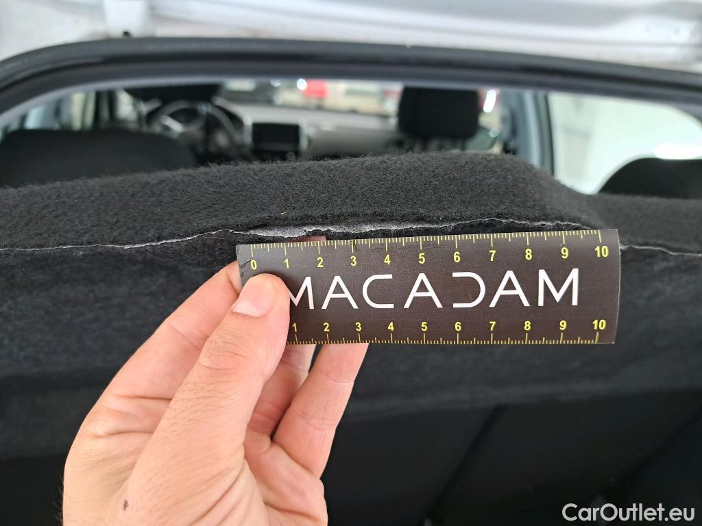  Peugeot  208  Signature 1.2 PureTech 80CV BVM5 E6dT #18