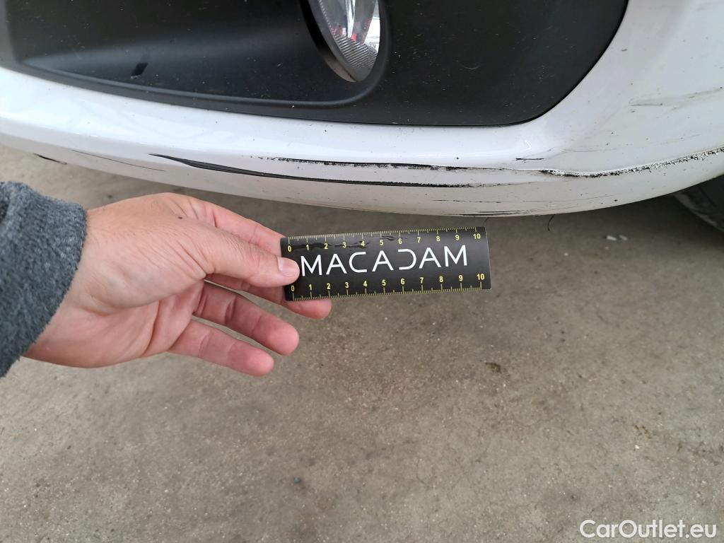  Peugeot  208  Signature 1.2 PureTech 80CV BVM5 E6dT #13