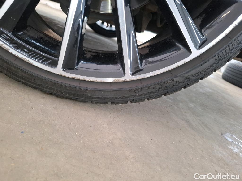  Mercedes  C-Klasse MERCEDES-BENZ Classe C Coupe / 2018 / 2P / Coupé C 200 AMG Line #49