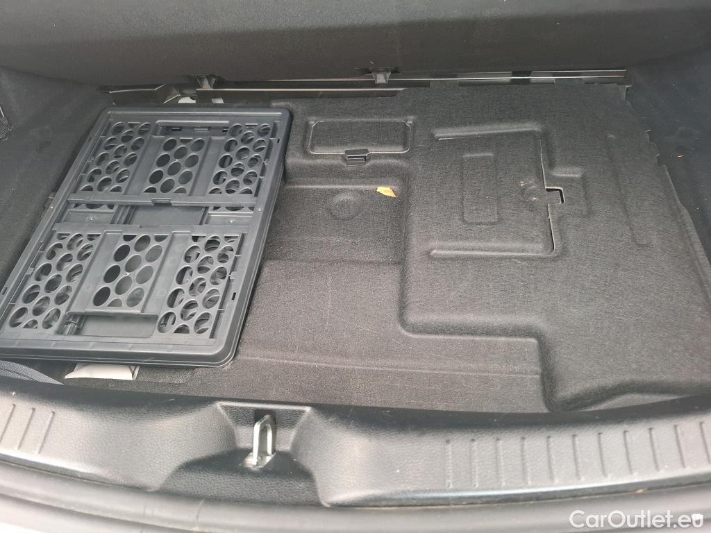  Mercedes  C-Klasse MERCEDES-BENZ Classe C Coupe / 2018 / 2P / Coupé C 200 AMG Line #44